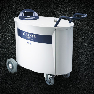 Helium mass leak detector